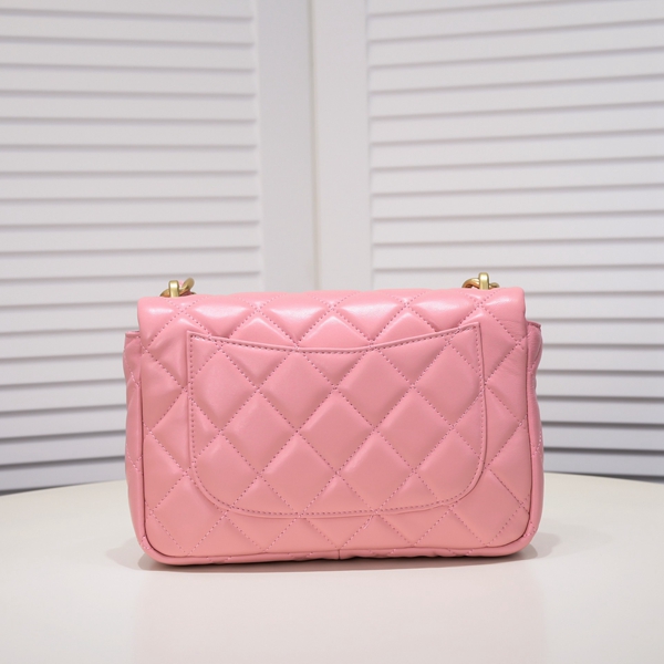 シャネルバッグ側面デザイン